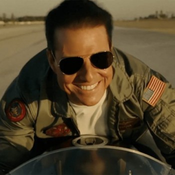 Top Gun  Maverick  จะเป็นภาพยนตร์เรื่องแรกของ Tom Cruise ที่ทำรายได้ แตะพันล้าน